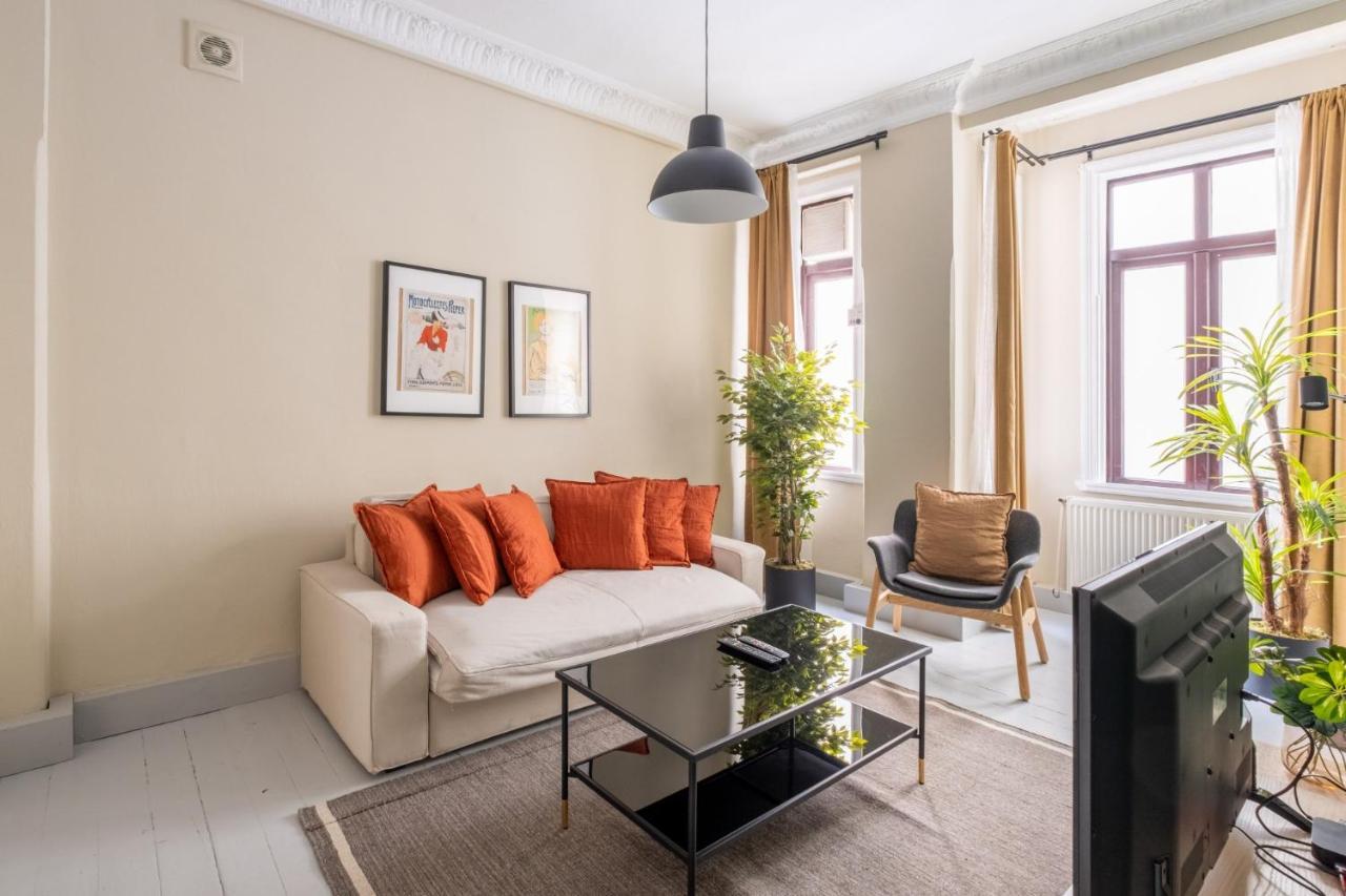 Modern Flat With Central Location In Beyoglu Appartement Istanboel Buitenkant foto