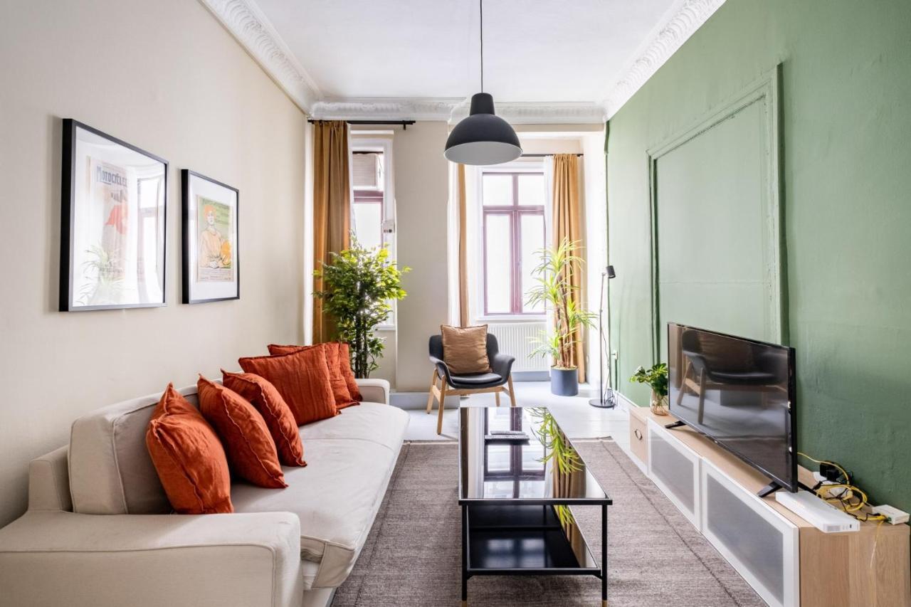 Modern Flat With Central Location In Beyoglu Appartement Istanboel Buitenkant foto